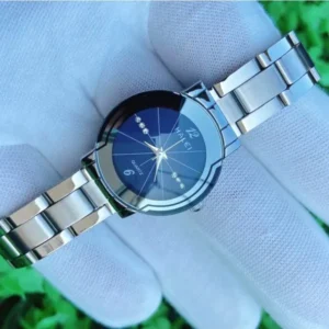 সিলভার এর মধ্যে ব্লু ডায়াল